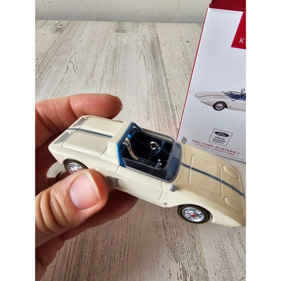 Hallmark 5th final legendary 1962 Ford mustang 2022 concept car ornament new Xma - Picture 2 of 10